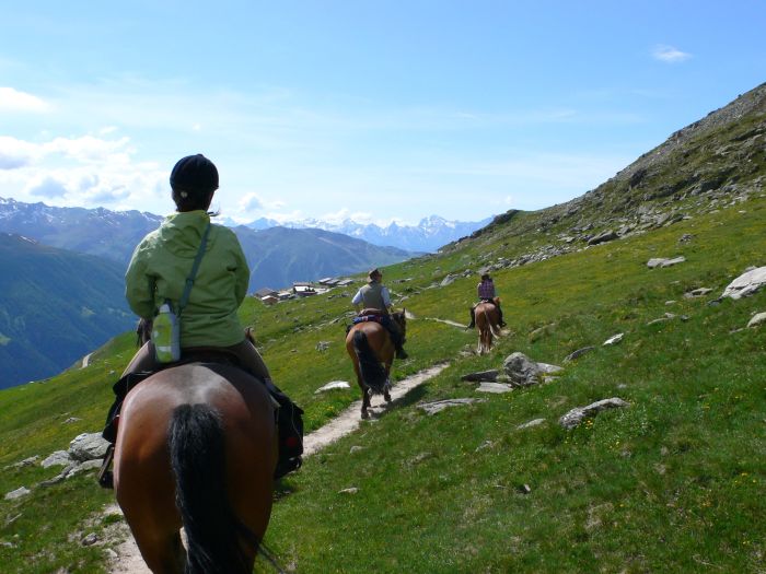 Experience the mountains of the Valais Alps