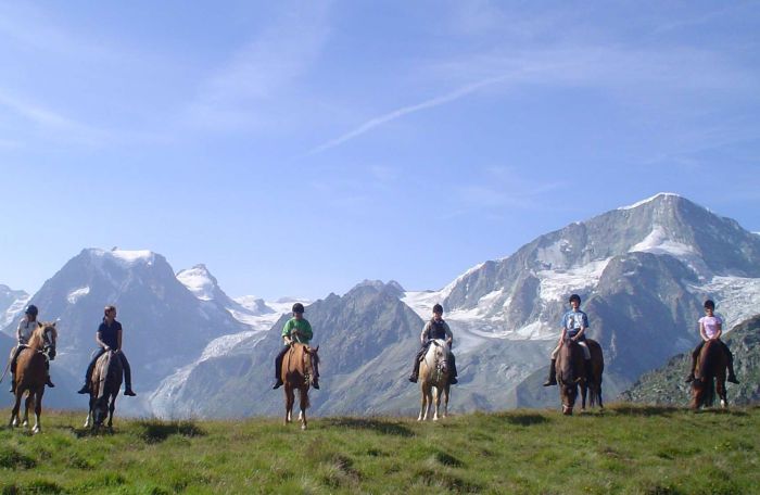 Experience the mountains of the Valais Alps