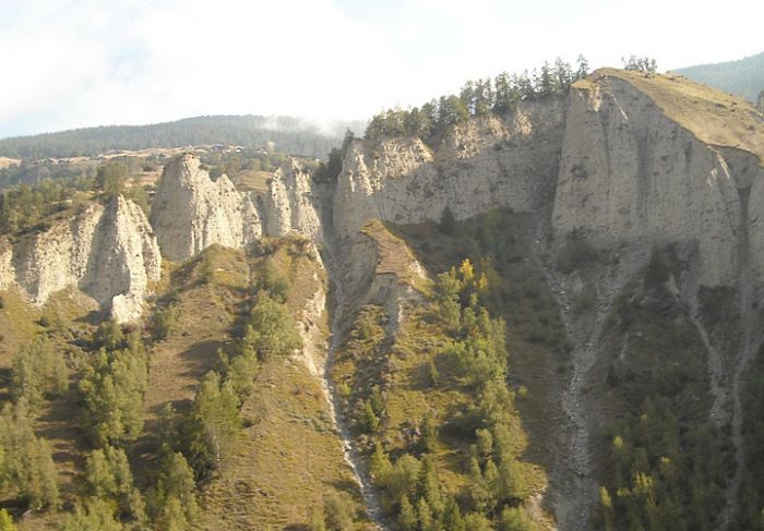 Experience the mountains of the Valais Alps