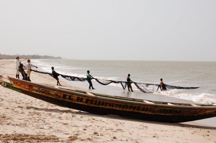 Ride through West Africa´s savannah to the coast