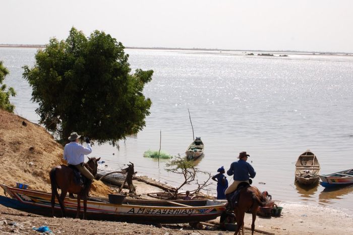 Ride through West Africa´s savannah to the coast