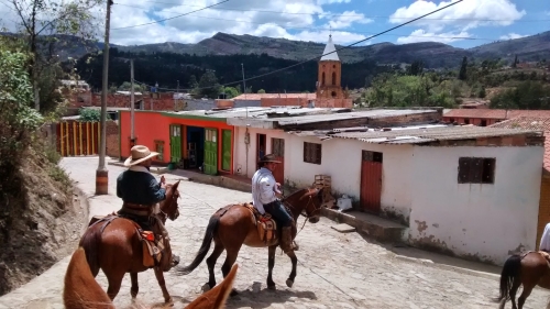 Colombian Hacienda Trail