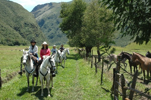 Andean mountain lodge with comfort
