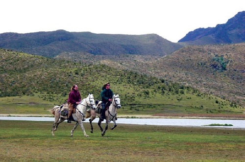 Andean mountain lodge with comfort