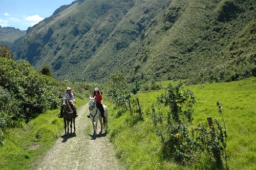 Andean mountain lodge with comfort