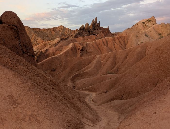 Kirgistan glacier tours