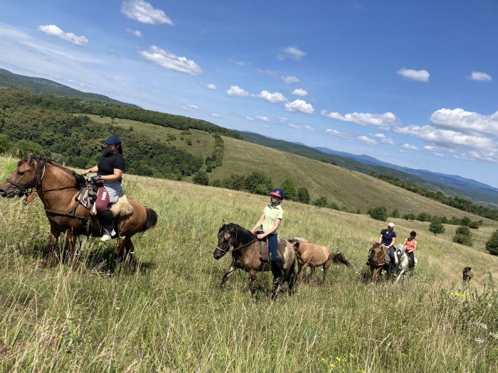 Two-country karst trail