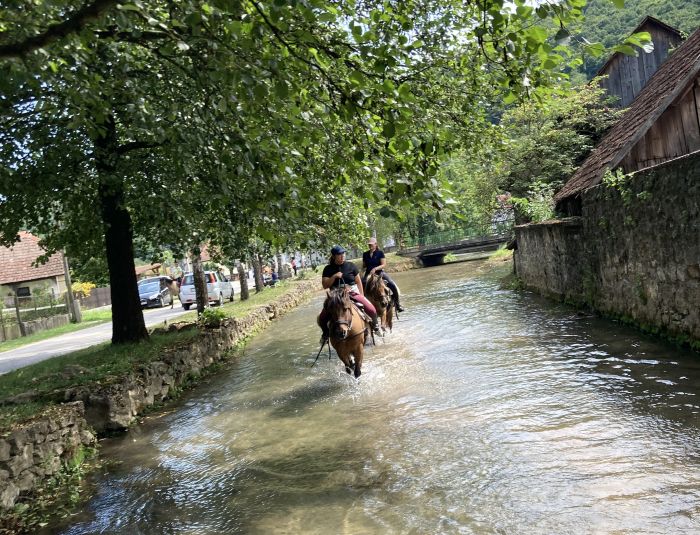 Two-country karst trail