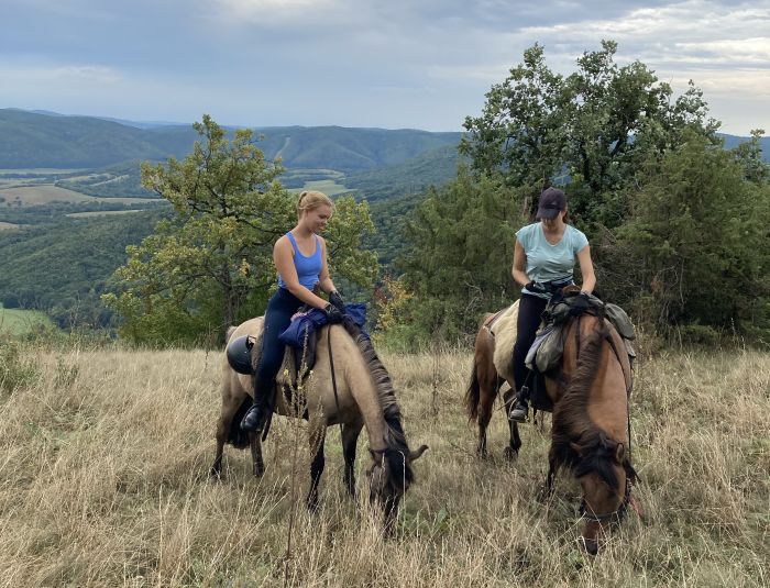 Two-country karst trail