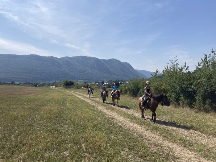 Two-country karst trail