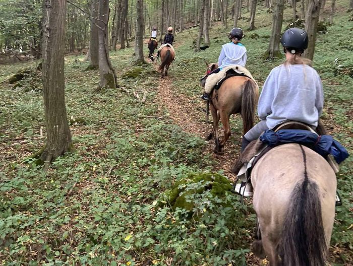 Two-country karst trail