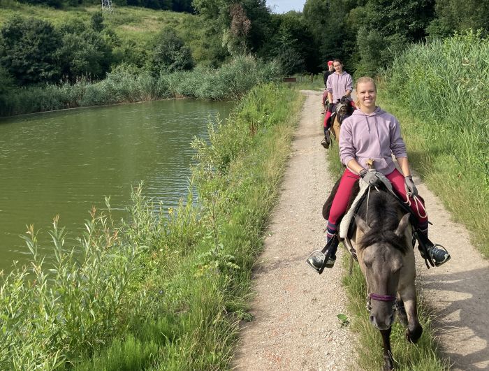 Two-country karst trail