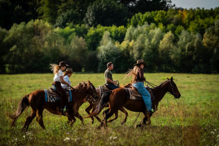 Western riding in Hungary