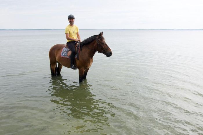 Riding hotel by the lake
