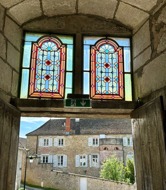 Burgundy vineyards and castles ride