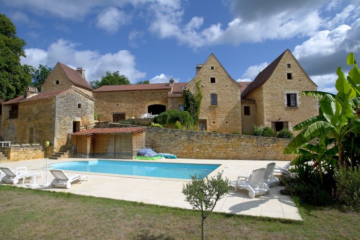 Castles of the Périgord and Atlantic beaches