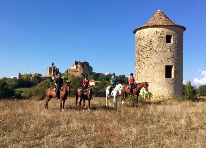 Castles of the Périgord and Atlantic beaches