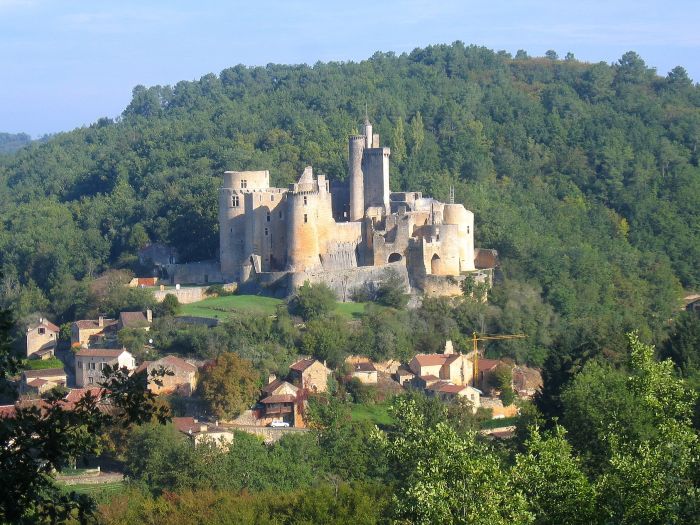 Castles of the Périgord and Atlantic beaches