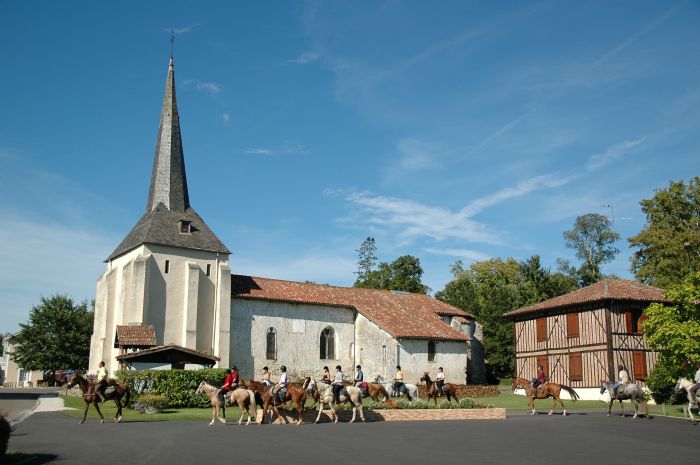 Castles of the Périgord and Atlantic beaches