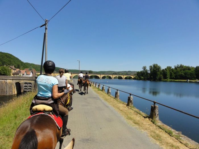 Gourmet tour to the wine castles of Bordeaux