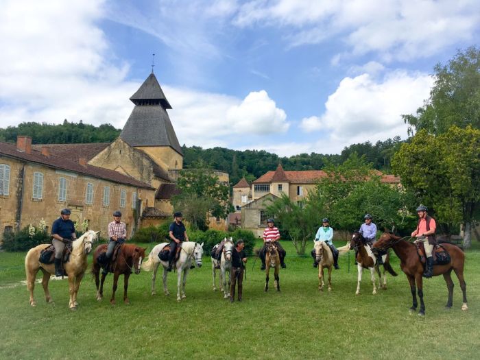 Gourmet tour to the wine castles of Bordeaux