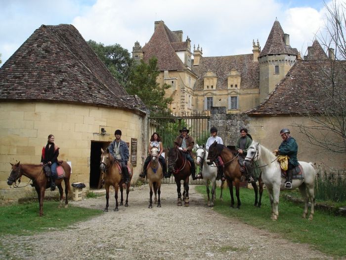 Gourmet tour to the wine castles of Bordeaux