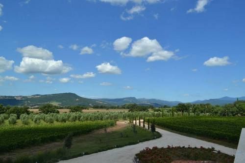 Castles and palaces of Tuscany